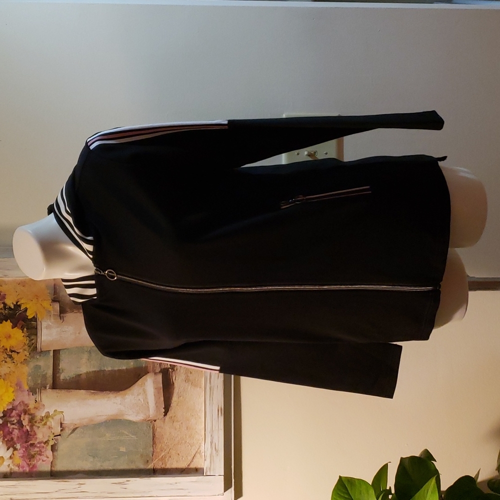 Oxygen Jacket - Picture 2 of 11